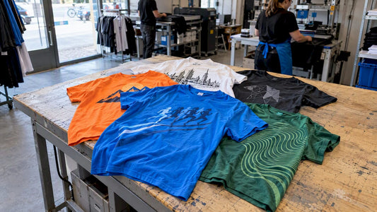 Fertige Firmenlauf-Shirts in verschiedenen Designs